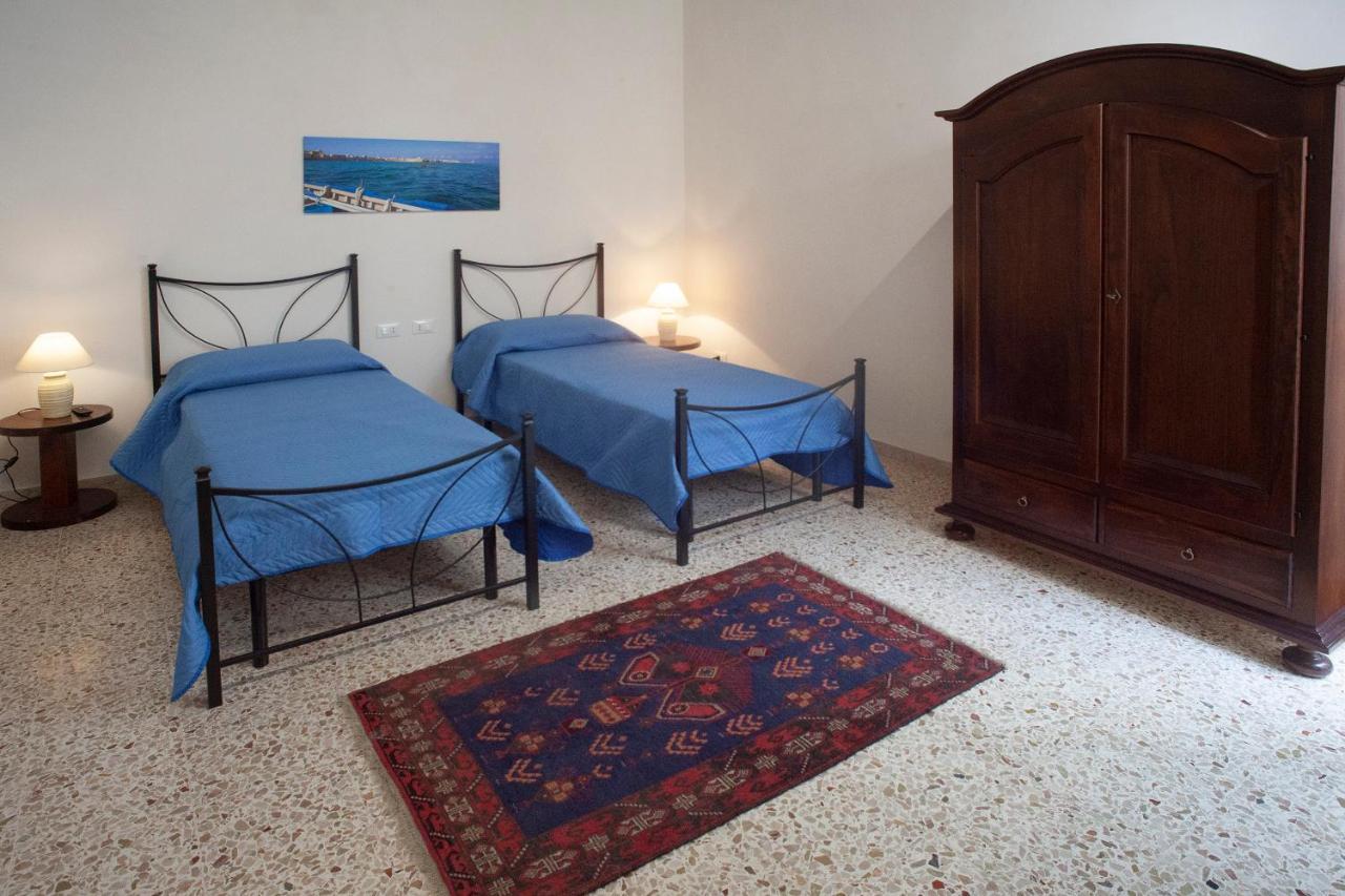 Case Vacanze "Residenze Trapanesi" Trapani Exterior foto
