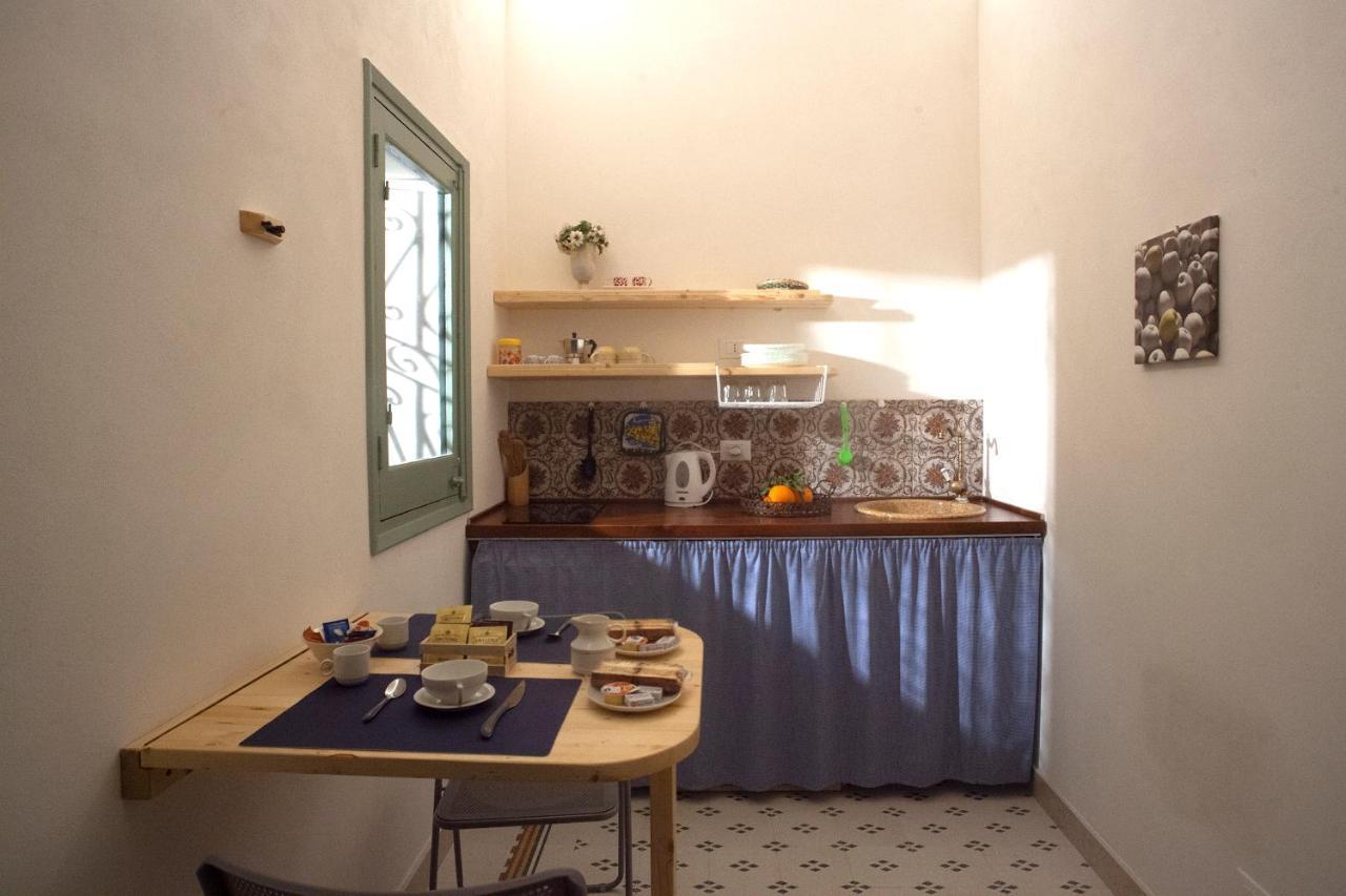 Case Vacanze "Residenze Trapanesi" Trapani Exterior foto